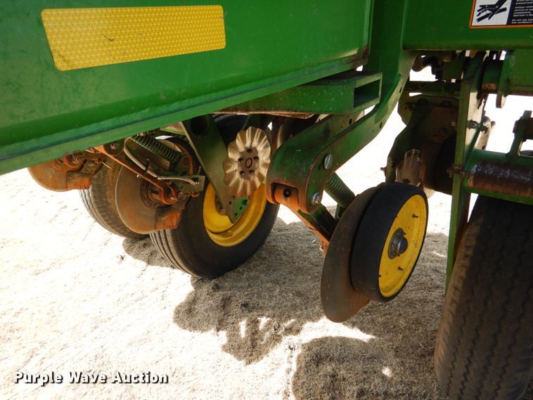 image for item DJ3040 2005 John Deere 1770NT CCS no-till planter