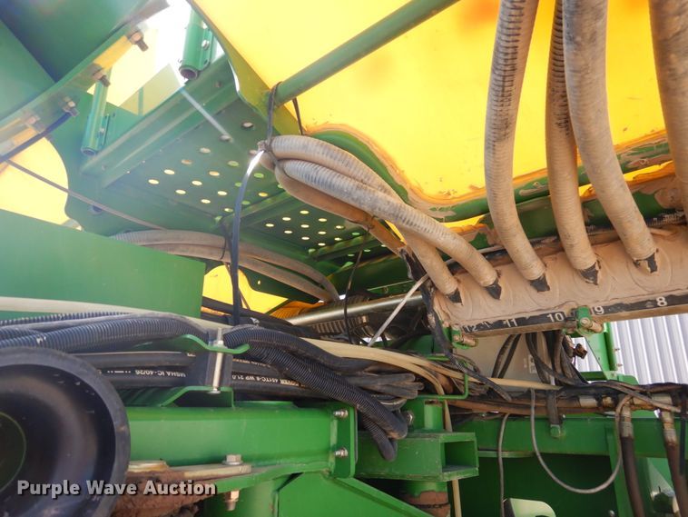 image for item DJ3040 2005 John Deere 1770NT CCS no-till planter