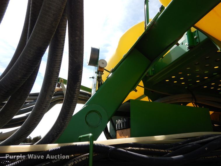 image for item DJ3040 2005 John Deere 1770NT CCS no-till planter