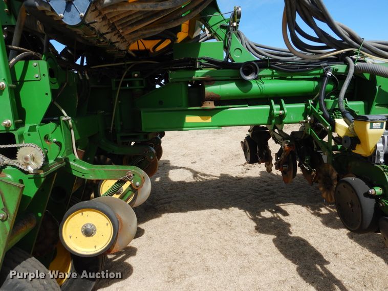 image for item DJ3040 2005 John Deere 1770NT CCS no-till planter