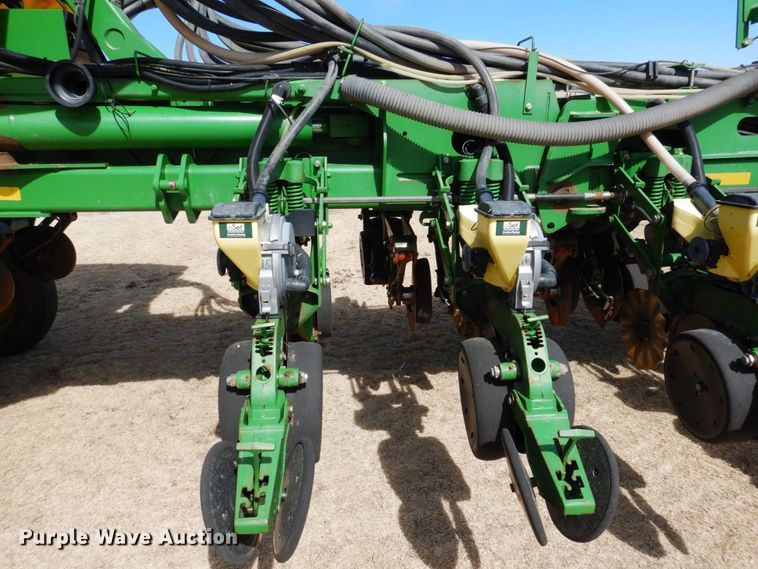 image for item DJ3040 2005 John Deere 1770NT CCS no-till planter