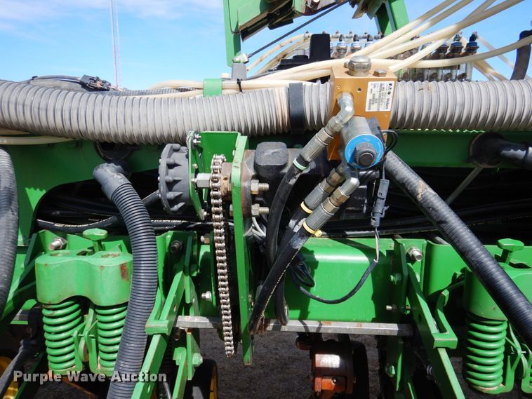 image for item DJ3040 2005 John Deere 1770NT CCS no-till planter