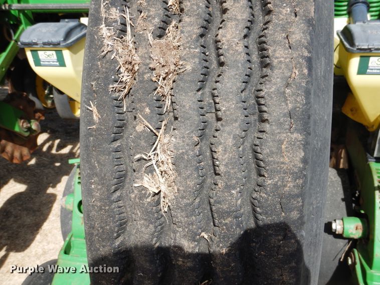 image for item DJ3040 2005 John Deere 1770NT CCS no-till planter