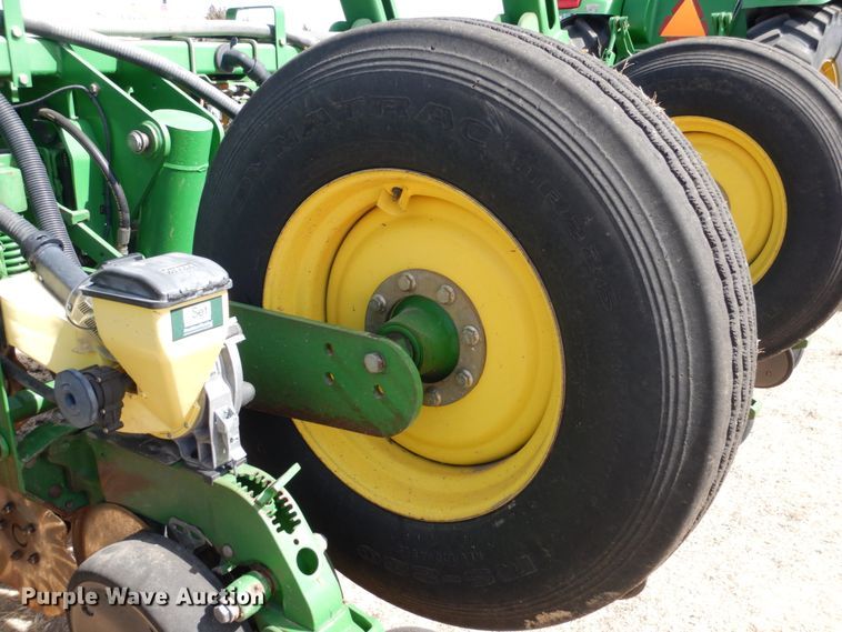 image for item DJ3040 2005 John Deere 1770NT CCS no-till planter