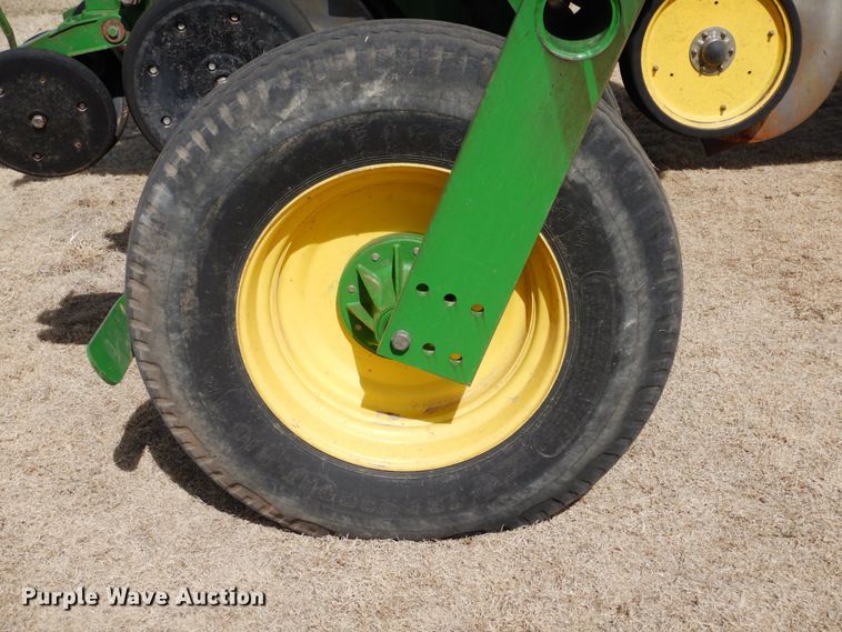 image for item DJ3040 2005 John Deere 1770NT CCS no-till planter