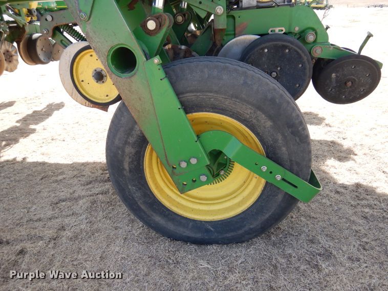 image for item DJ3040 2005 John Deere 1770NT CCS no-till planter