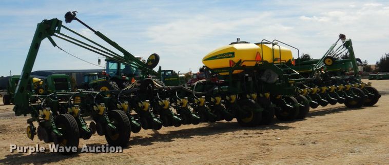 image for item DJ3040 2005 John Deere 1770NT CCS no-till planter
