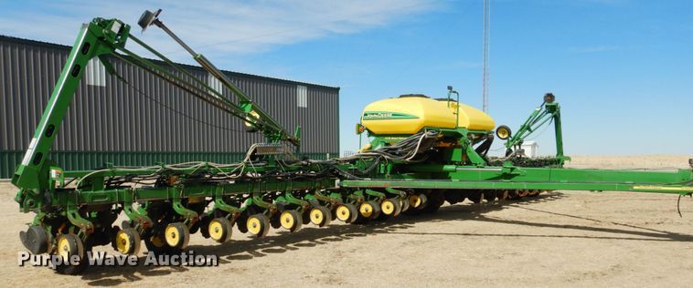 image for item DJ3040 2005 John Deere 1770NT CCS no-till planter