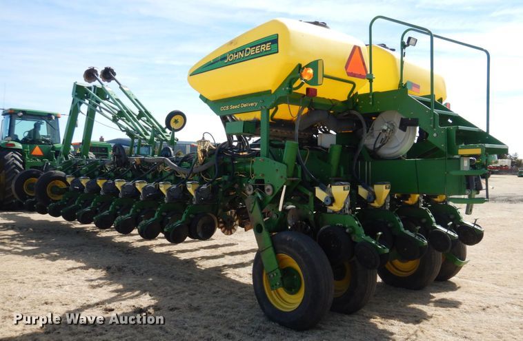 image for item DJ3041 2005 John Deere 1770NT CCS no-till planter
