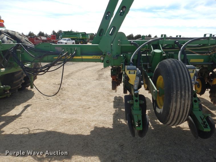 image for item DJ3041 2005 John Deere 1770NT CCS no-till planter