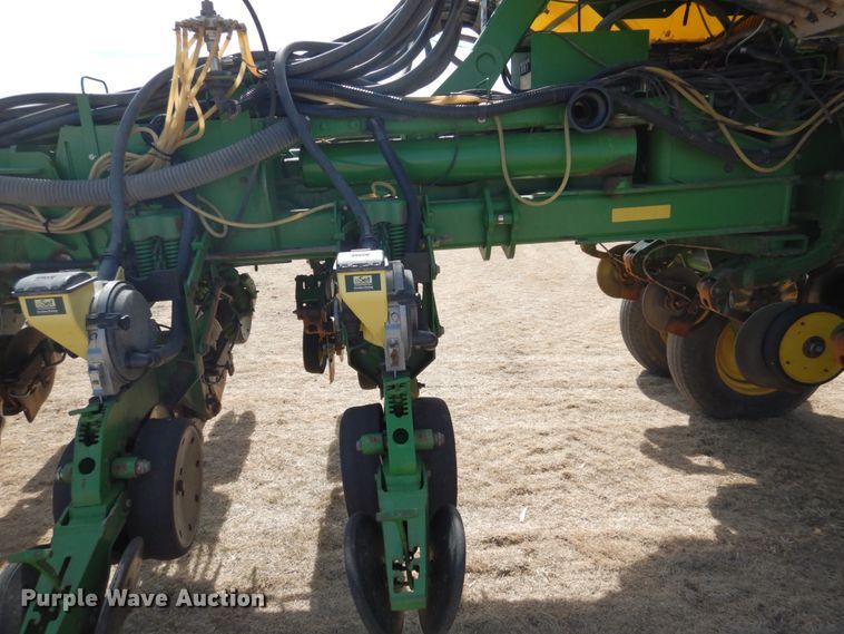 image for item DJ3041 2005 John Deere 1770NT CCS no-till planter