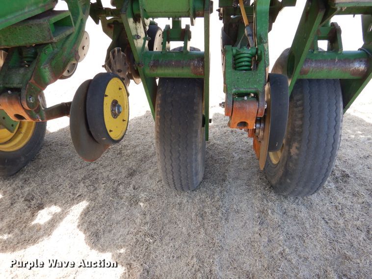 image for item DJ3041 2005 John Deere 1770NT CCS no-till planter