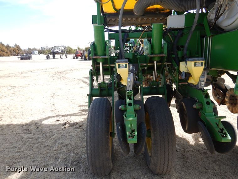 image for item DJ3041 2005 John Deere 1770NT CCS no-till planter