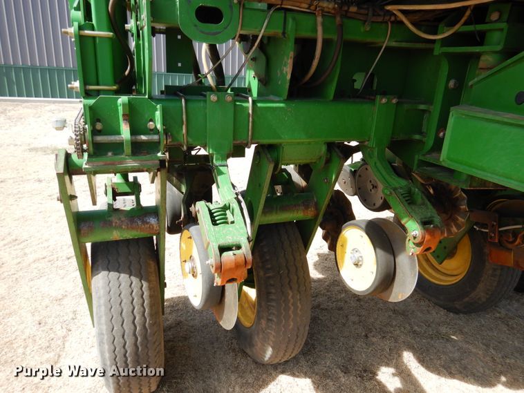 image for item DJ3041 2005 John Deere 1770NT CCS no-till planter
