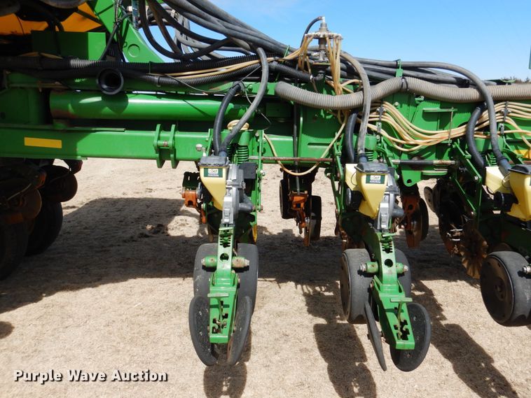 image for item DJ3041 2005 John Deere 1770NT CCS no-till planter