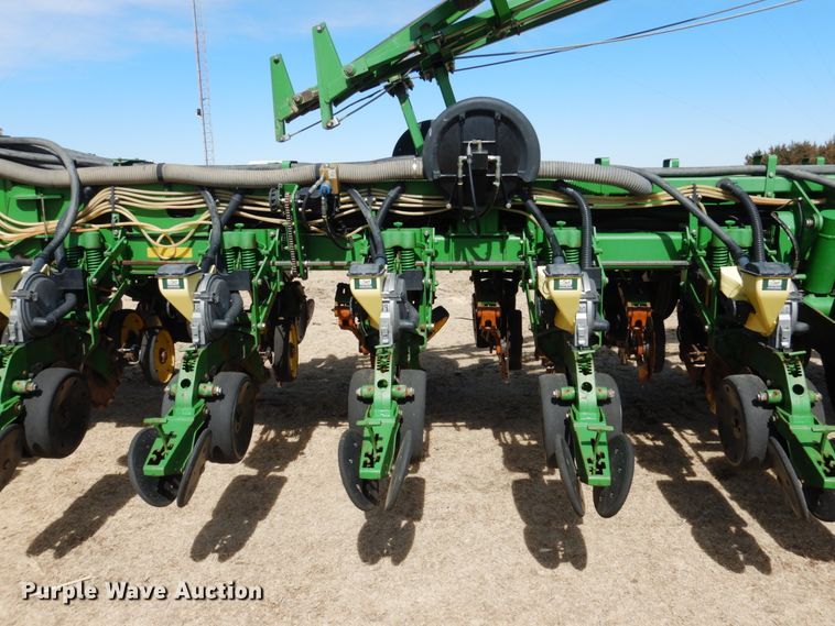 image for item DJ3041 2005 John Deere 1770NT CCS no-till planter