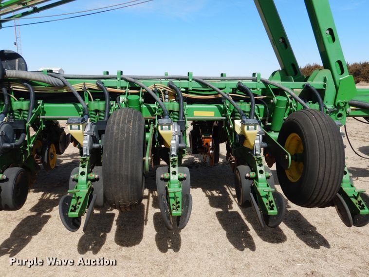 image for item DJ3041 2005 John Deere 1770NT CCS no-till planter