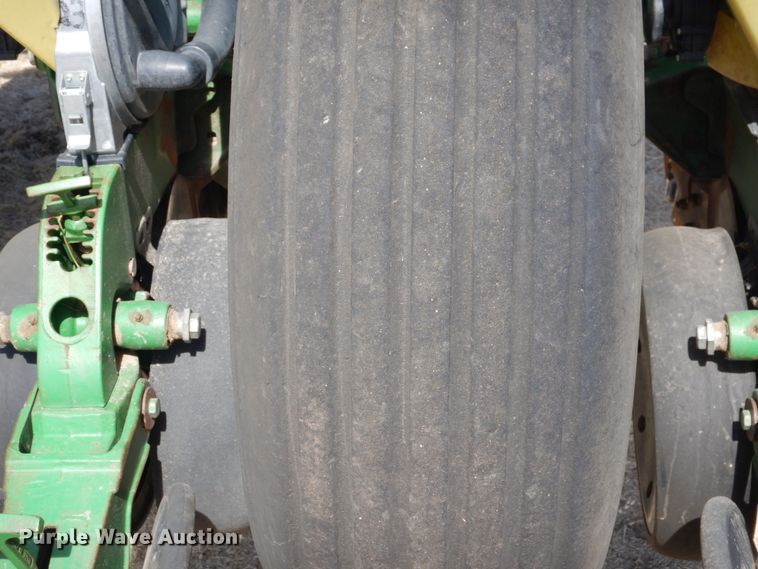 image for item DJ3041 2005 John Deere 1770NT CCS no-till planter