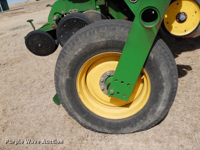 image for item DJ3041 2005 John Deere 1770NT CCS no-till planter