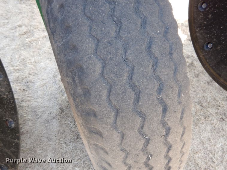 image for item DJ3041 2005 John Deere 1770NT CCS no-till planter