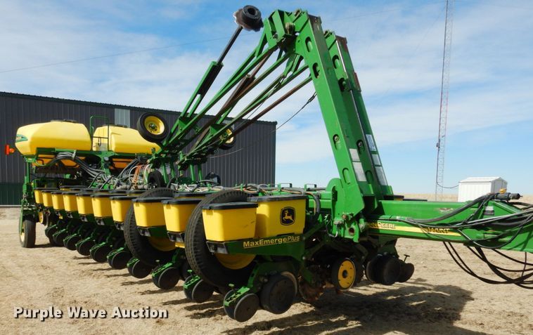 image for item DJ3042 2004 John Deere 1770NT CCS Max Emerge Plus no-till planter