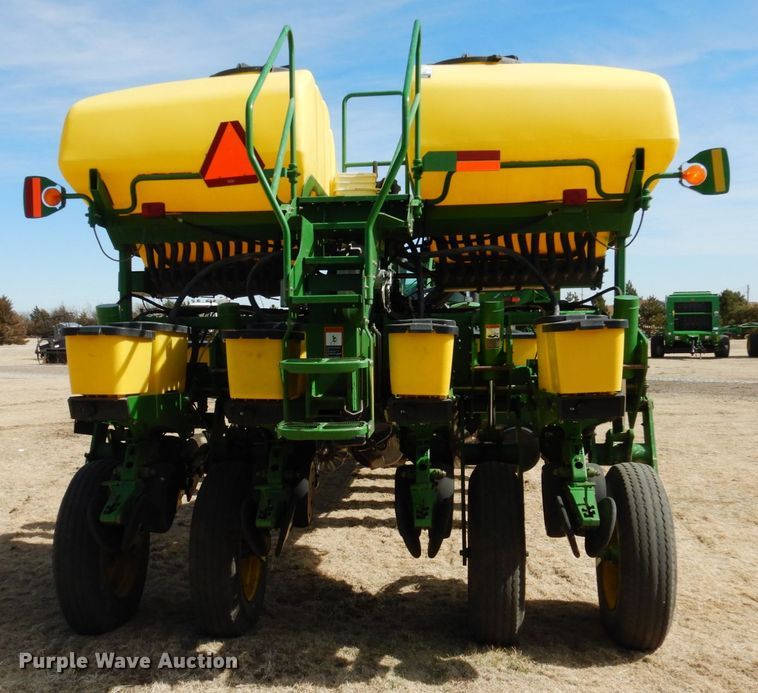 image for item DJ3042 2004 John Deere 1770NT CCS Max Emerge Plus no-till planter