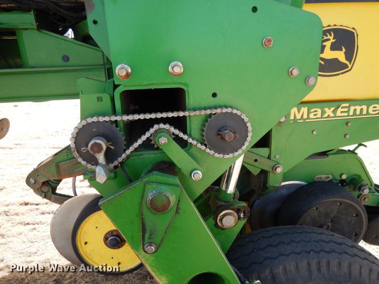 image for item DJ3042 2004 John Deere 1770NT CCS Max Emerge Plus no-till planter