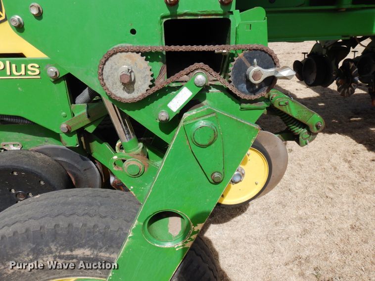 image for item DJ3042 2004 John Deere 1770NT CCS Max Emerge Plus no-till planter