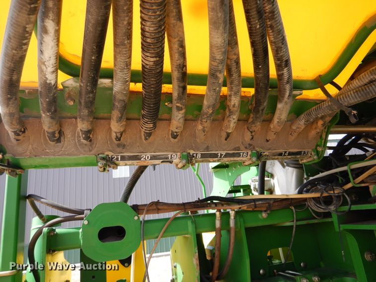 image for item DJ3042 2004 John Deere 1770NT CCS Max Emerge Plus no-till planter