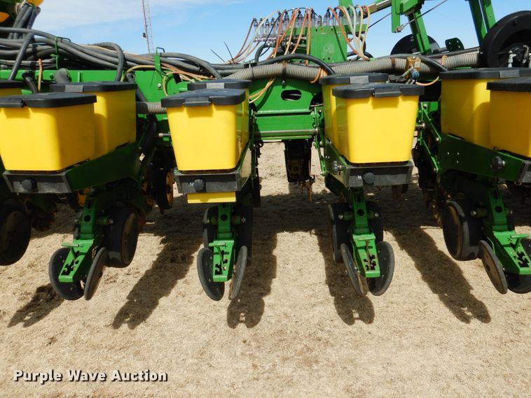 image for item DJ3042 2004 John Deere 1770NT CCS Max Emerge Plus no-till planter