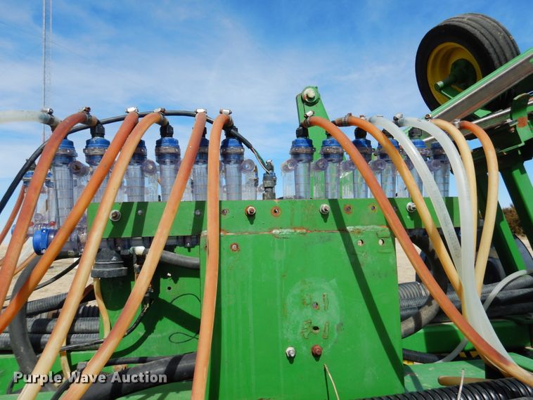 image for item DJ3042 2004 John Deere 1770NT CCS Max Emerge Plus no-till planter