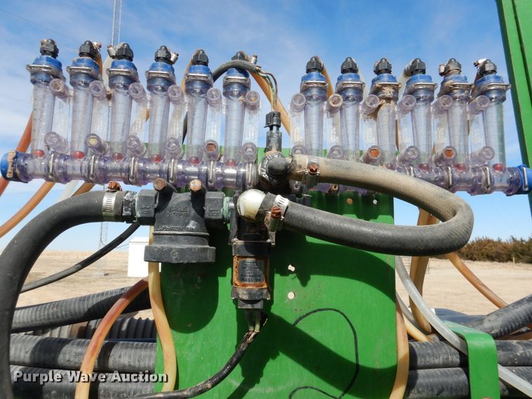 image for item DJ3042 2004 John Deere 1770NT CCS Max Emerge Plus no-till planter