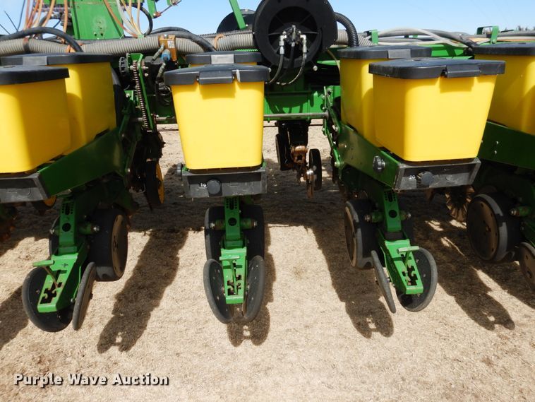 image for item DJ3042 2004 John Deere 1770NT CCS Max Emerge Plus no-till planter
