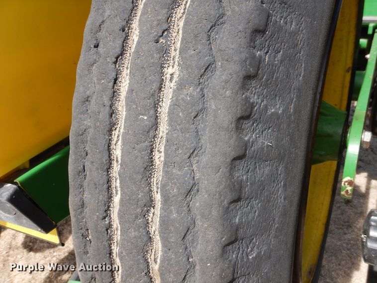 image for item DJ3042 2004 John Deere 1770NT CCS Max Emerge Plus no-till planter