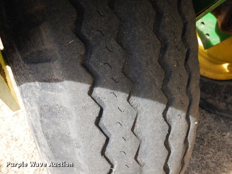 image for item DJ3042 2004 John Deere 1770NT CCS Max Emerge Plus no-till planter