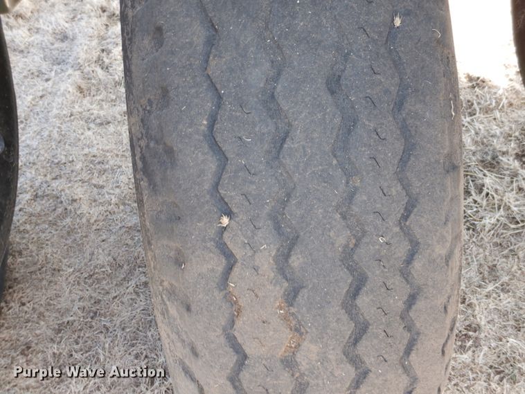 image for item DJ3042 2004 John Deere 1770NT CCS Max Emerge Plus no-till planter