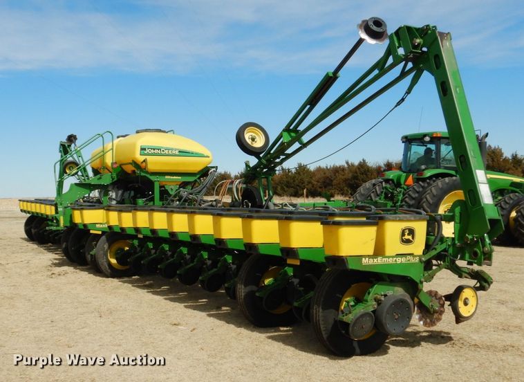 image for item DJ3042 2004 John Deere 1770NT CCS Max Emerge Plus no-till planter