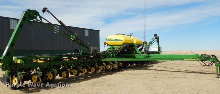 image for item DJ3042 2004 John Deere 1770NT CCS Max Emerge Plus no-till planter