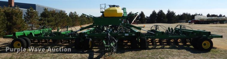 image for item DJ3043 2008 John Deere 1895 no-till air seeder