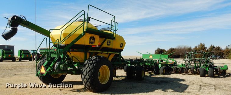 image for item DJ3043 2008 John Deere 1895 no-till air seeder