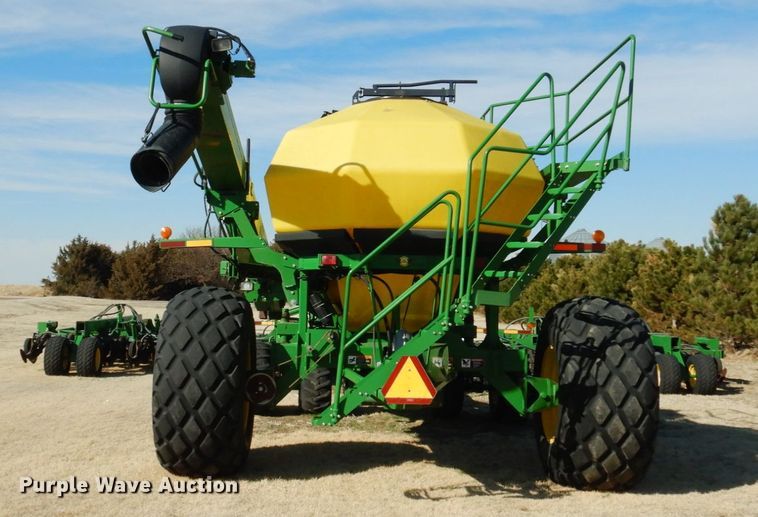 image for item DJ3043 2008 John Deere 1895 no-till air seeder