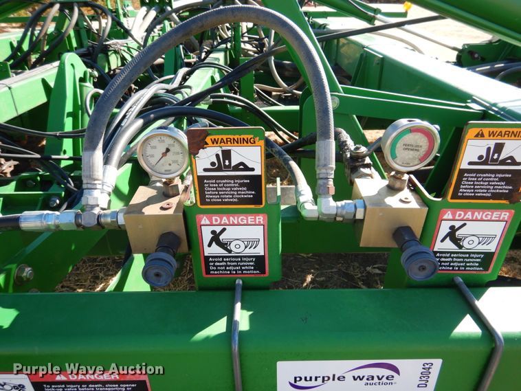 image for item DJ3043 2008 John Deere 1895 no-till air seeder
