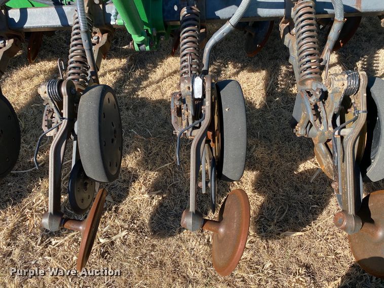 image for item DJ3043 2008 John Deere 1895 no-till air seeder