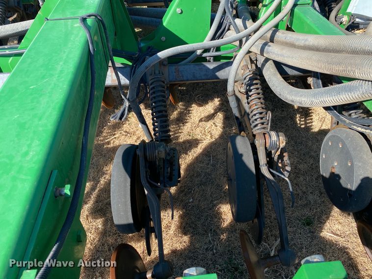 image for item DJ3043 2008 John Deere 1895 no-till air seeder