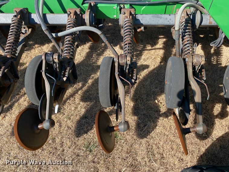 image for item DJ3043 2008 John Deere 1895 no-till air seeder