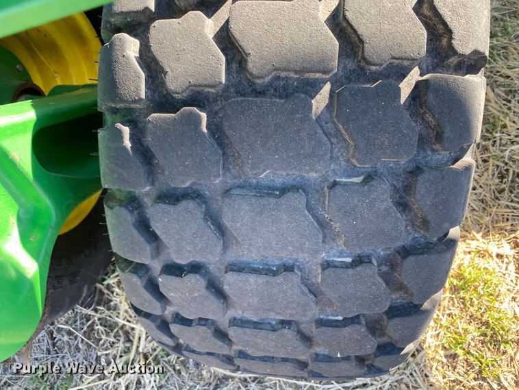 image for item DJ3043 2008 John Deere 1895 no-till air seeder