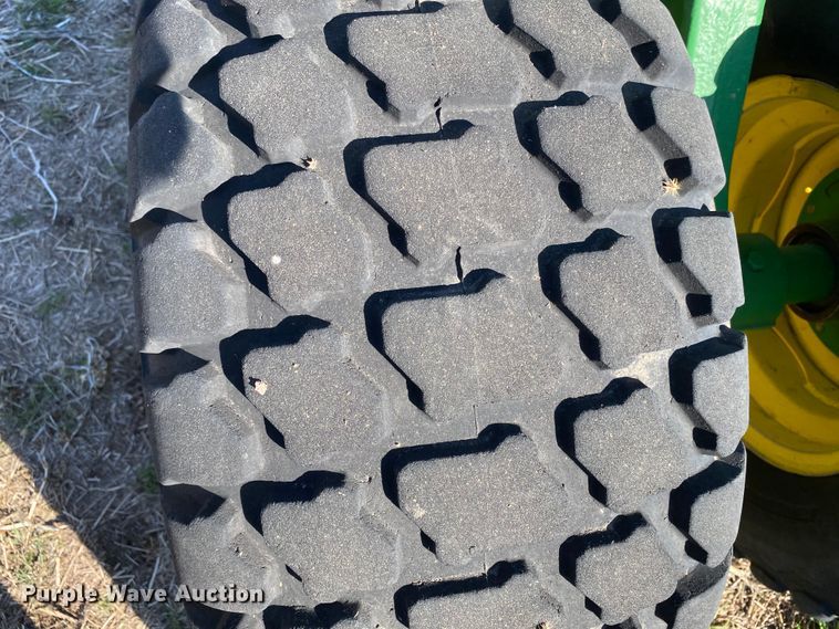 image for item DJ3043 2008 John Deere 1895 no-till air seeder