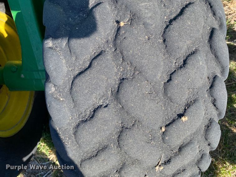 image for item DJ3043 2008 John Deere 1895 no-till air seeder