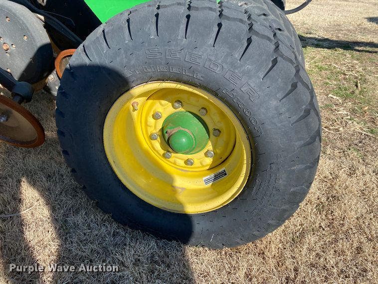 image for item DJ3043 2008 John Deere 1895 no-till air seeder