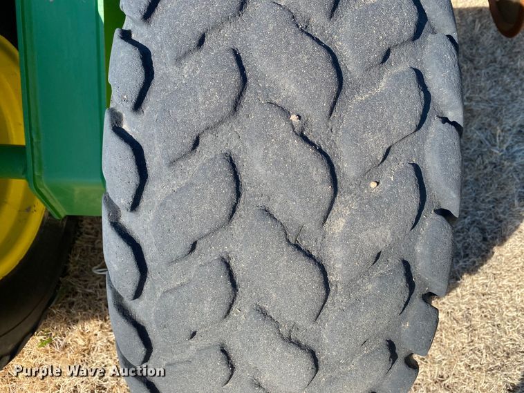 image for item DJ3043 2008 John Deere 1895 no-till air seeder